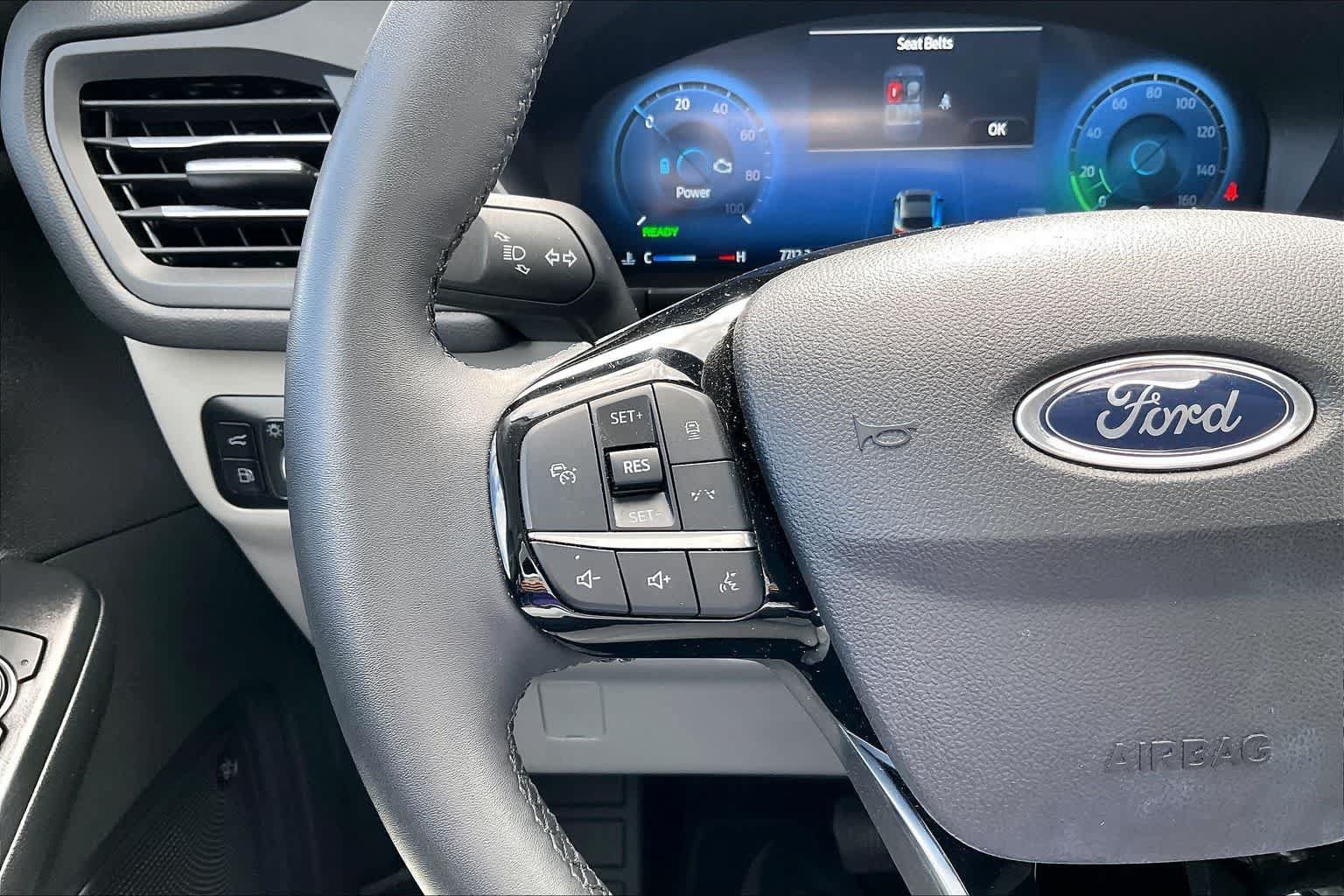 Used 2025 Ford Escape SE w/ PHEV Premium Package FWD image 24