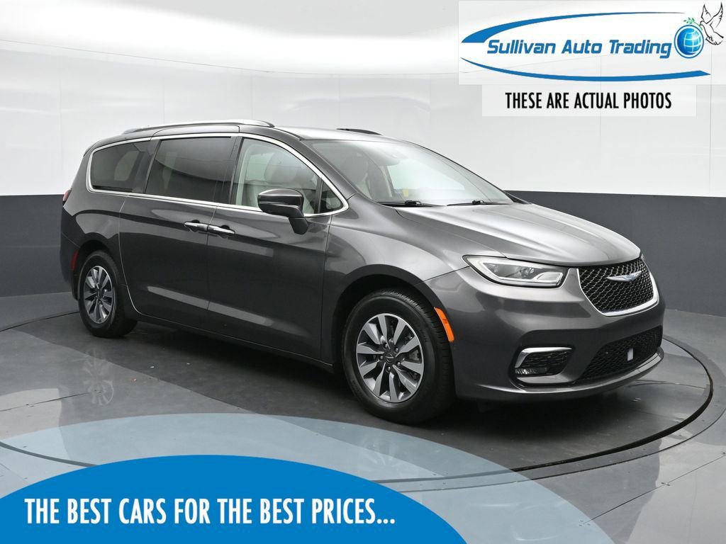 Used 2021 Chrysler Pacifica Touring-L FWD image 1
