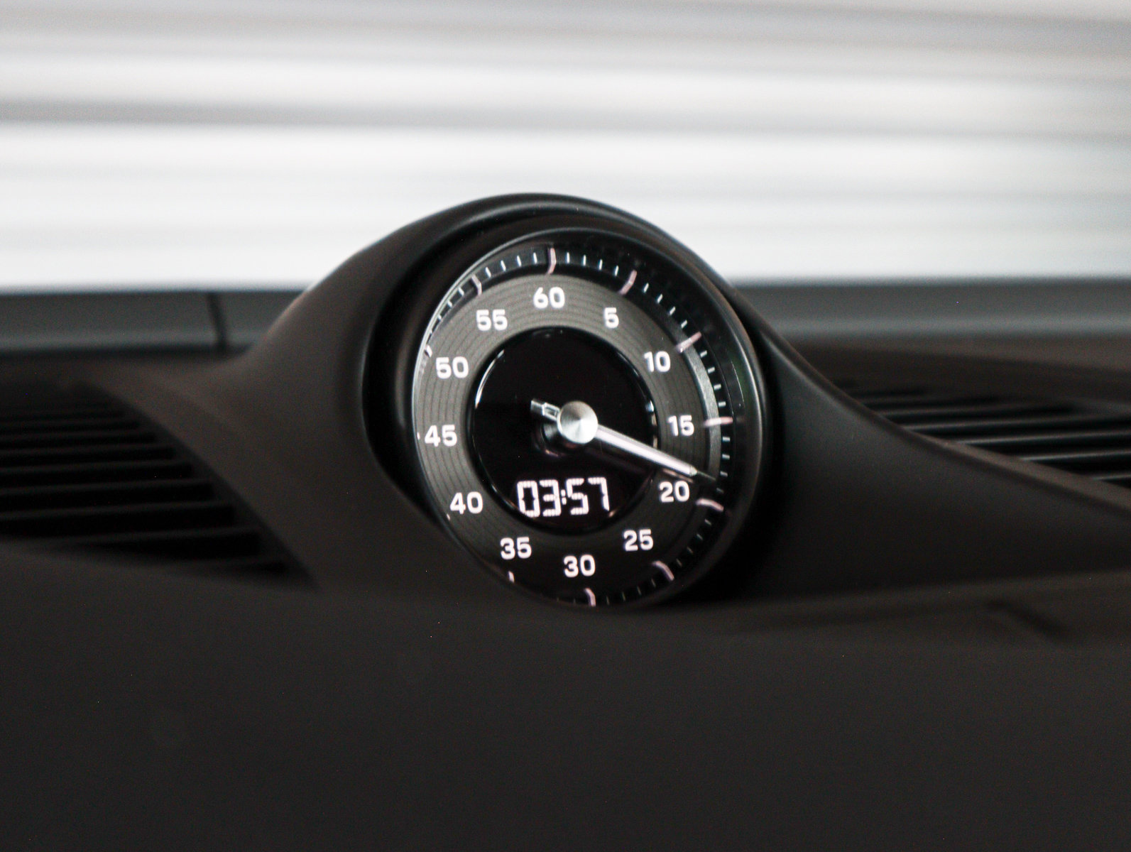 Used 2025 Porsche Macan Turbo Electric image 24