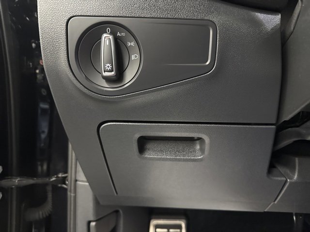 Used 2024 Volkswagen Tiguan SE R-Line image 23