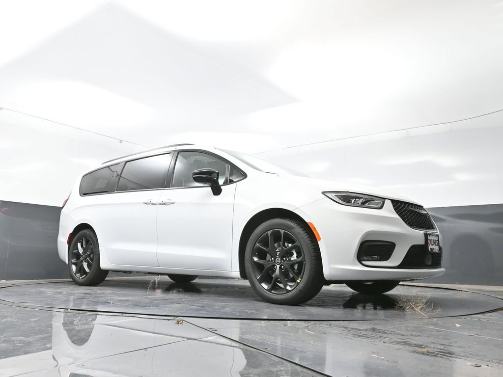 New 2026 Chrysler Pacifica Limited w/ S Appearance Package FWD image 53