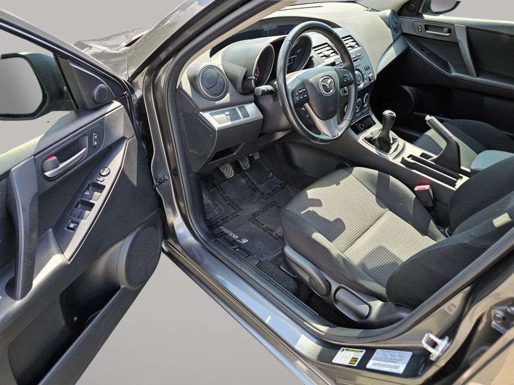 Used 2013 MAZDA MAZDA3 i Touring image 18