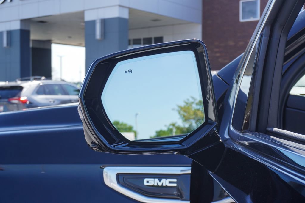 Used 2021 GMC Yukon Denali w/ Denali Premium Package image 38