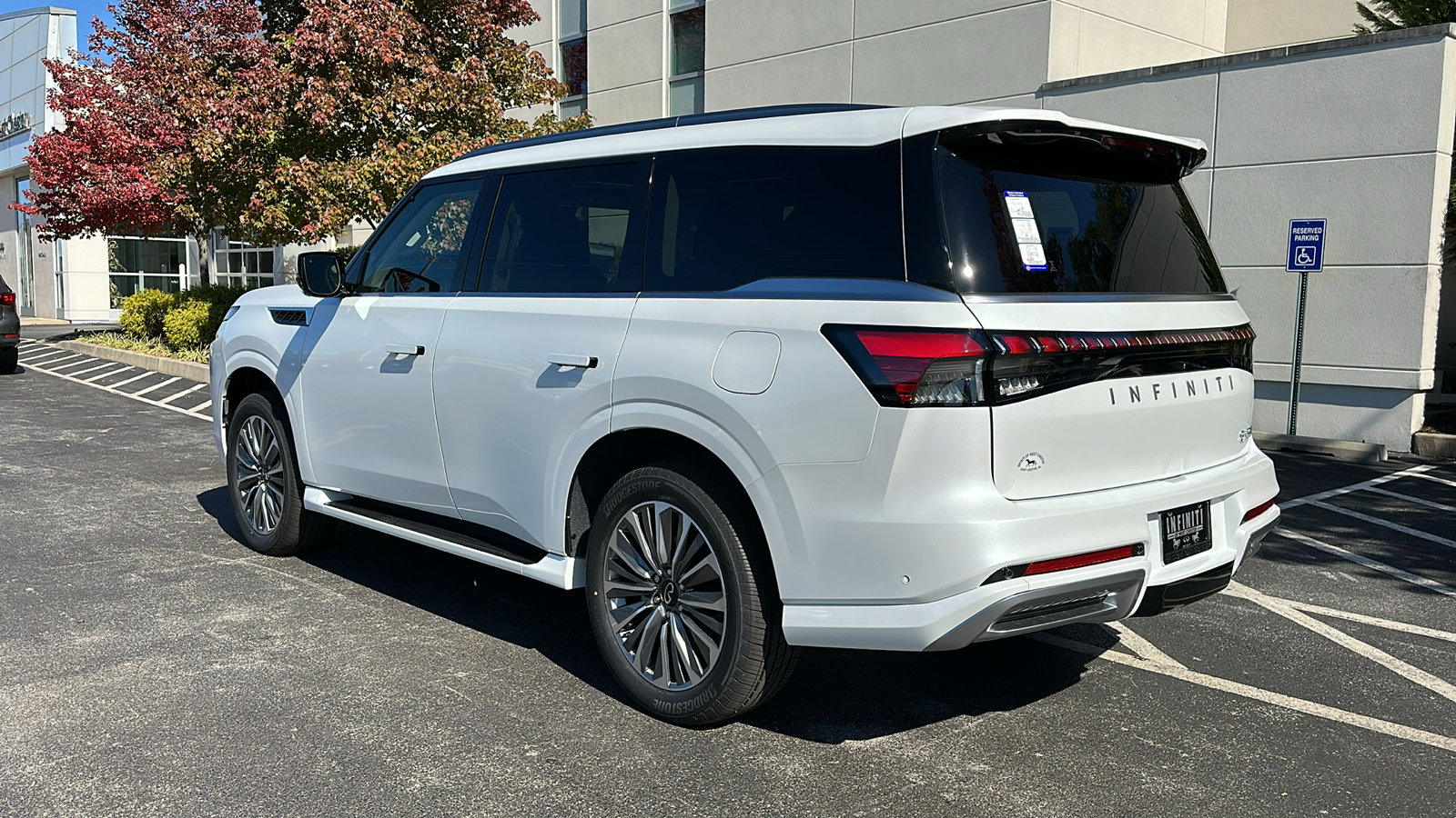 New 2025 INFINITI QX80 Sensory image 5