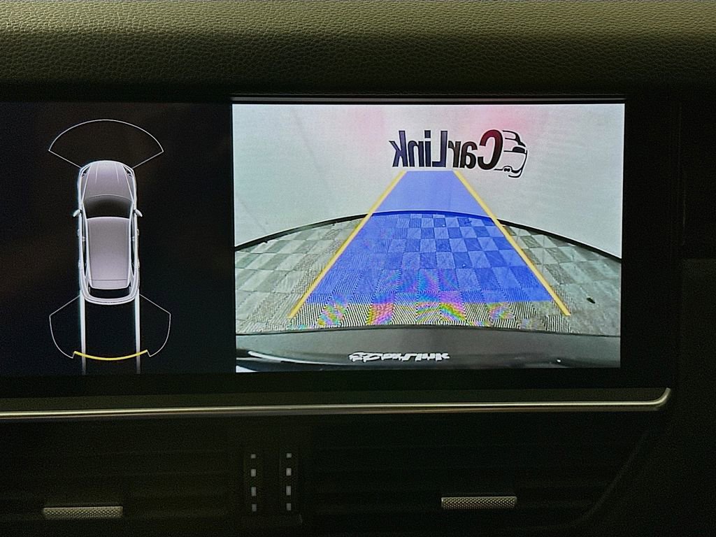 Used 2019 Porsche Cayenne Base image 17