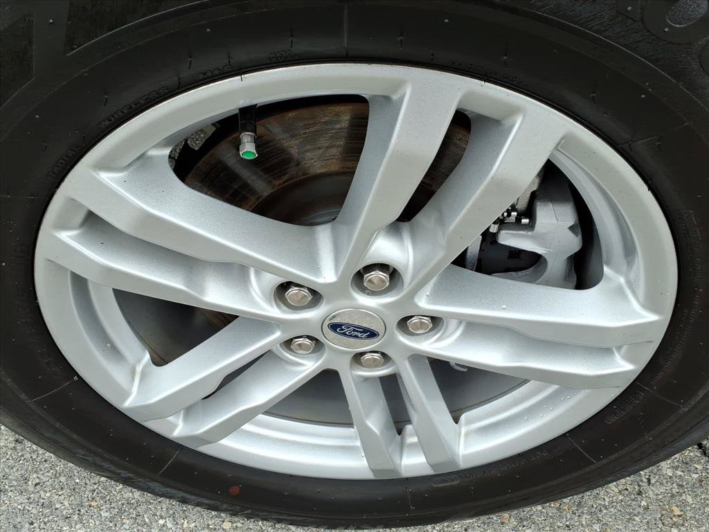 Used 2022 Ford Explorer XLT w/ Equipment Group 202A AWD/4WD image 11