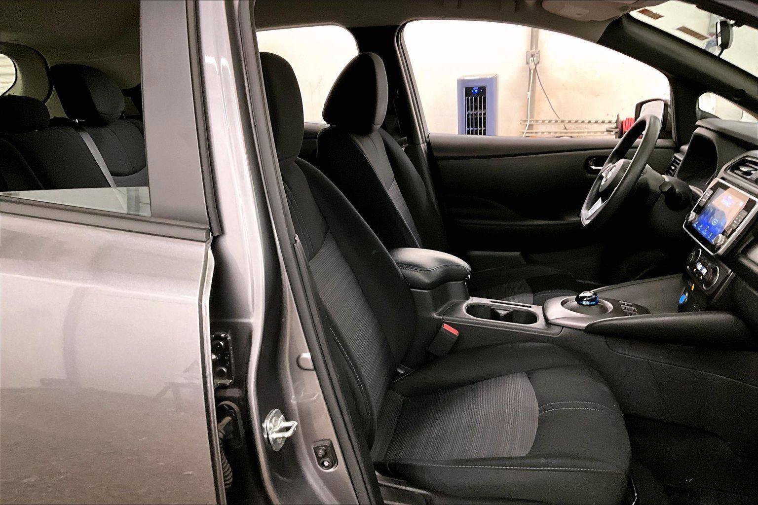 Used 2022 Nissan Leaf S image 7
