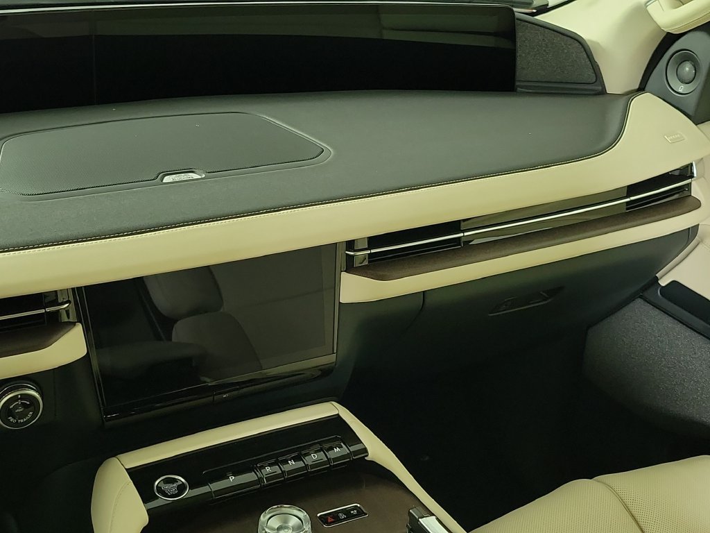 New 2027 Lincoln Navigator L Reserve w/ Jet Appearance Package RWD image 13