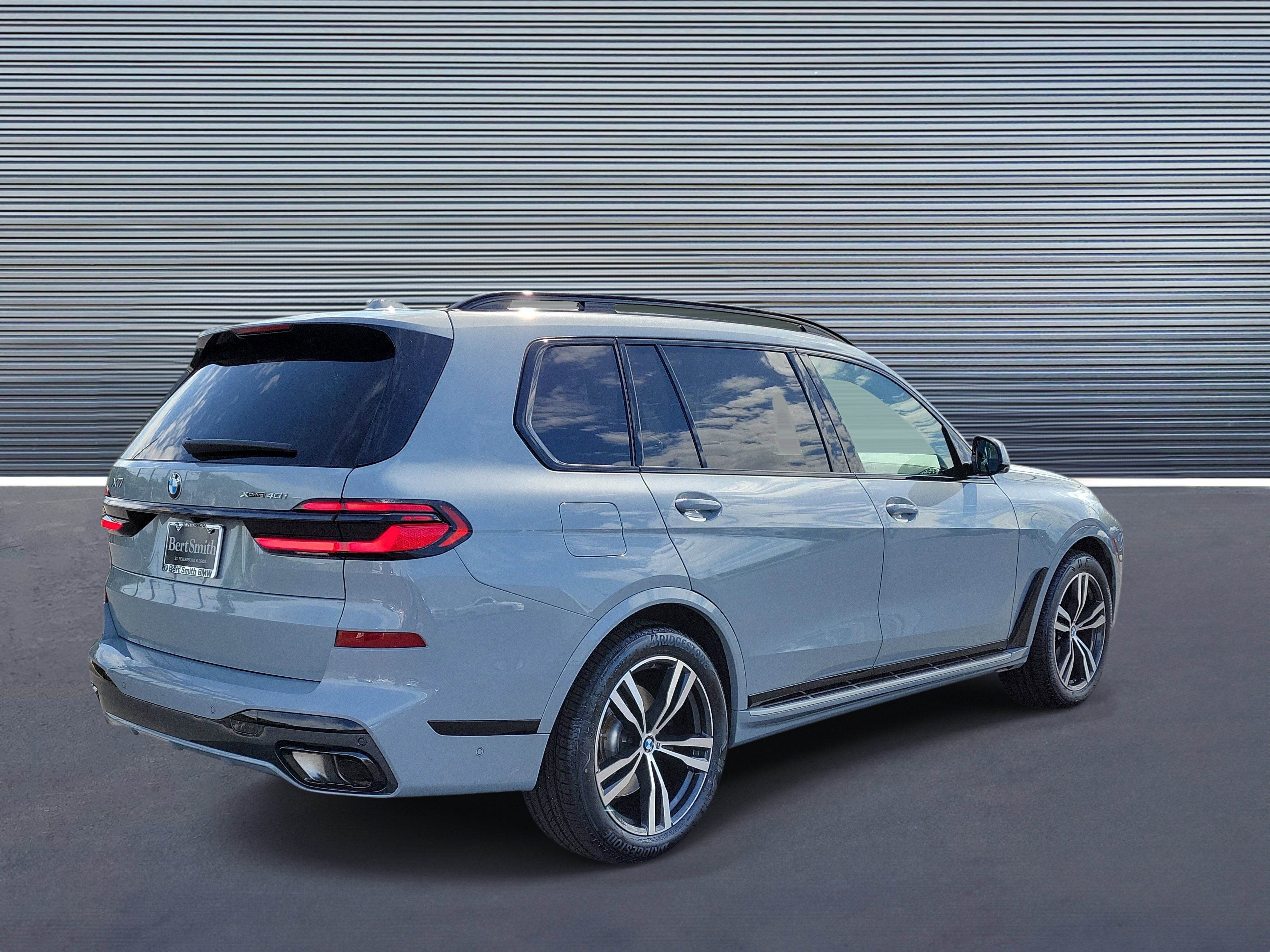 Used 2026 BMW X7 xDrive40i AWD/4WD image 3