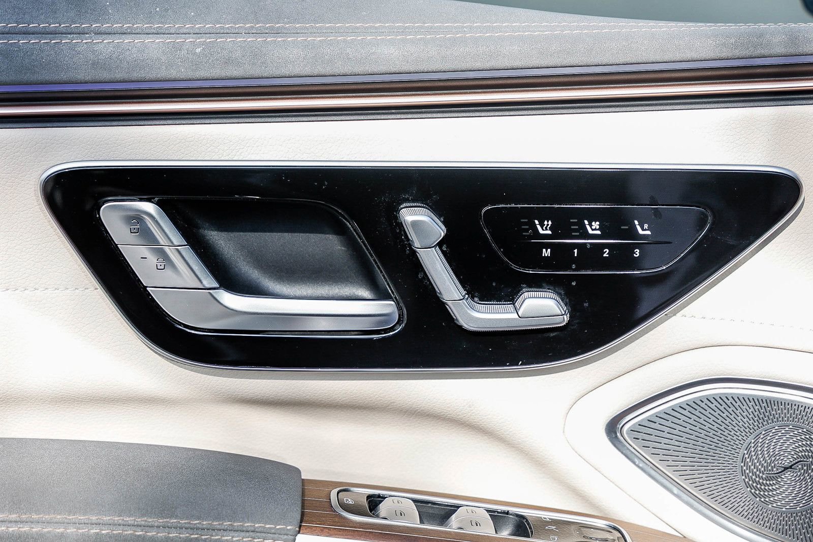 Used 2022 Mercedes-Benz EQS 580 4MATIC Sedan image 22