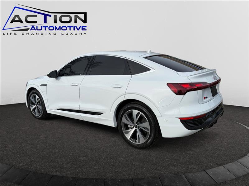 Used 2024 Audi Q8 e-tron Premium Plus image 6