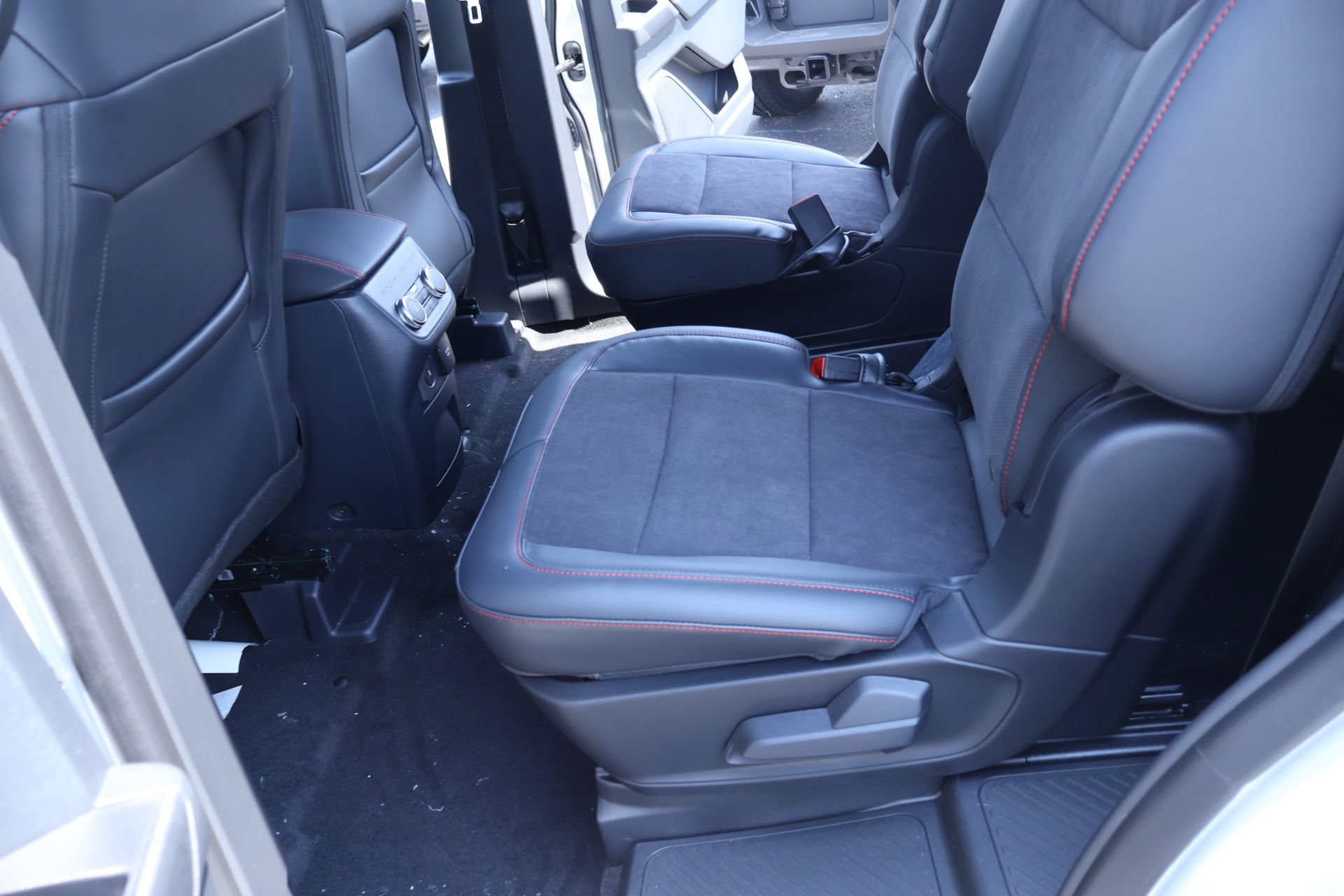 New 2026 Ford Explorer ST w/ Sun And Sound Package AWD/4WD image 13