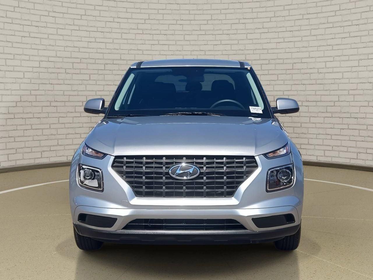 Used 2025 Hyundai Venue SE image 2