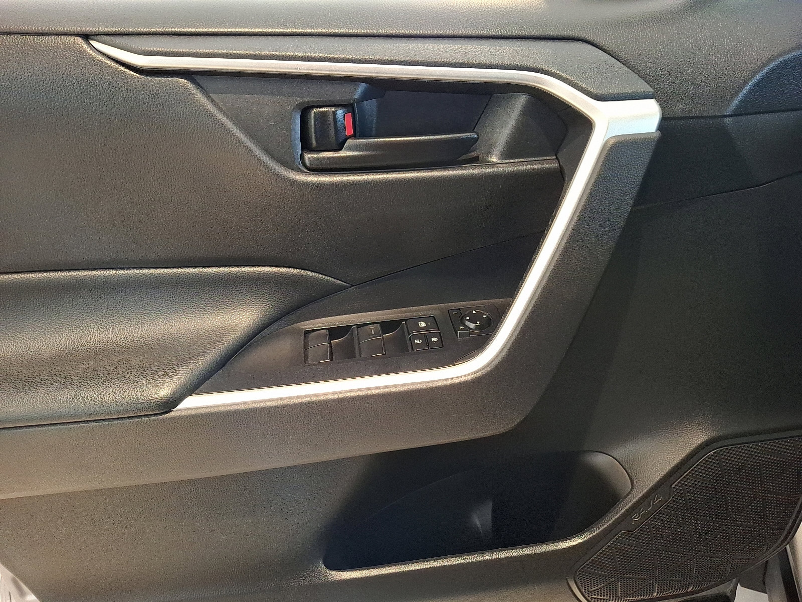 Certified 2022 Toyota RAV4 LE image 13