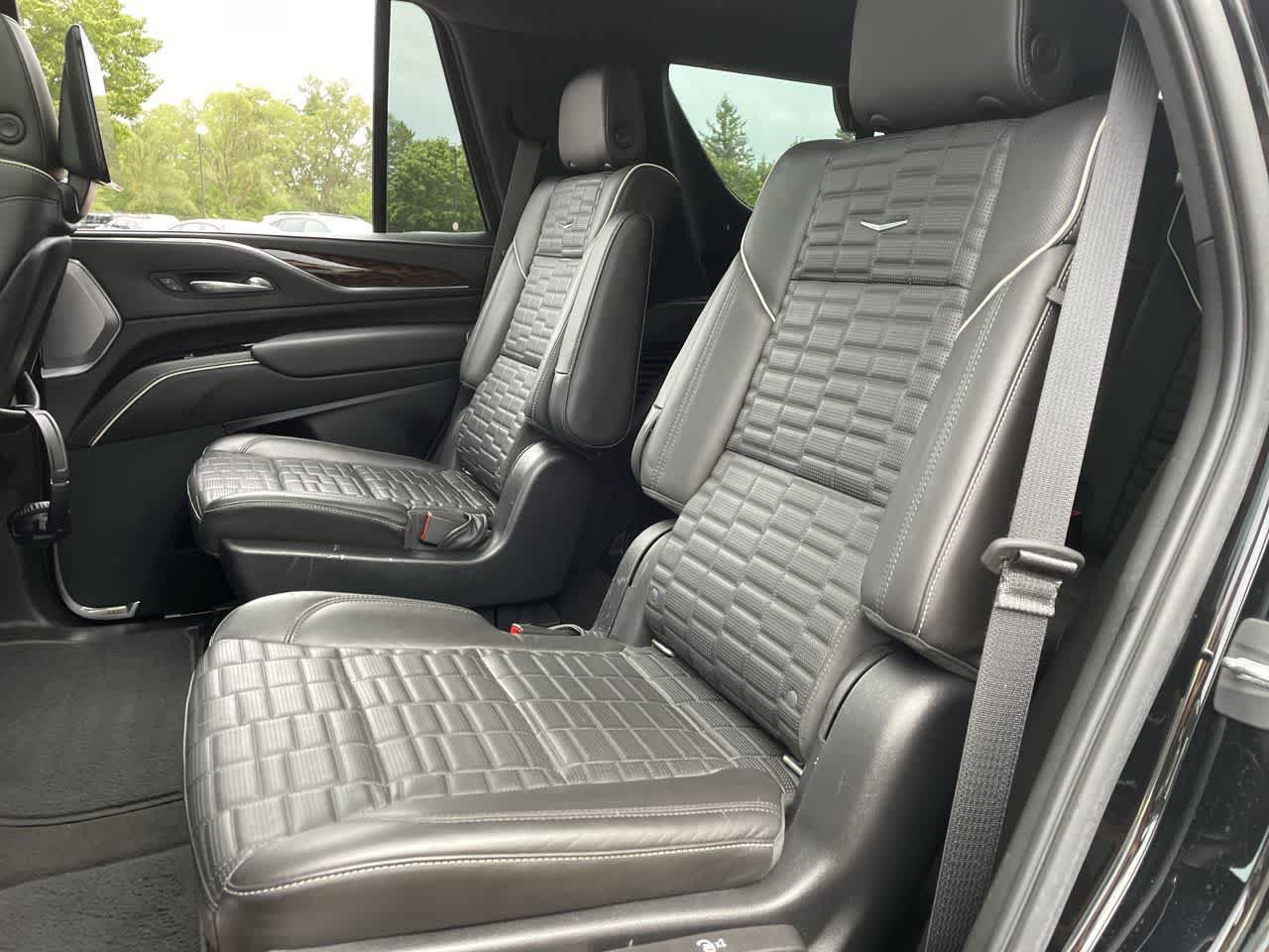 Certified 2022 Cadillac Escalade Sport Platinum w/ LPO, ONYX Package AWD/4WD image 20