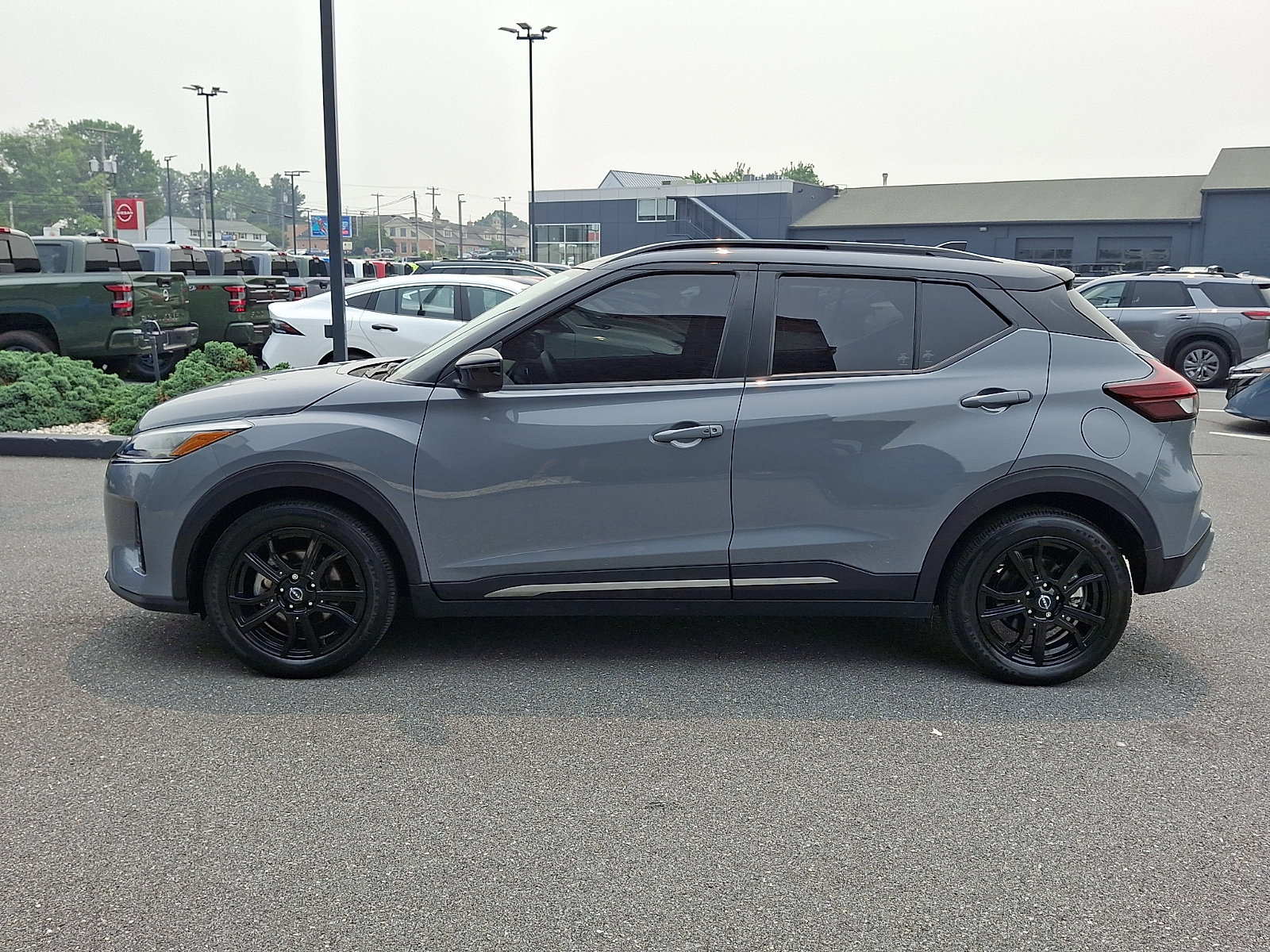 Certified 2023 Nissan Kicks SR w/ SR Premium Package FWD image 4