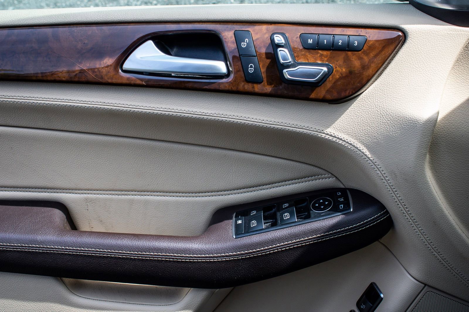 Used 2018 Mercedes-Benz GLE 550e 4MATIC image 22