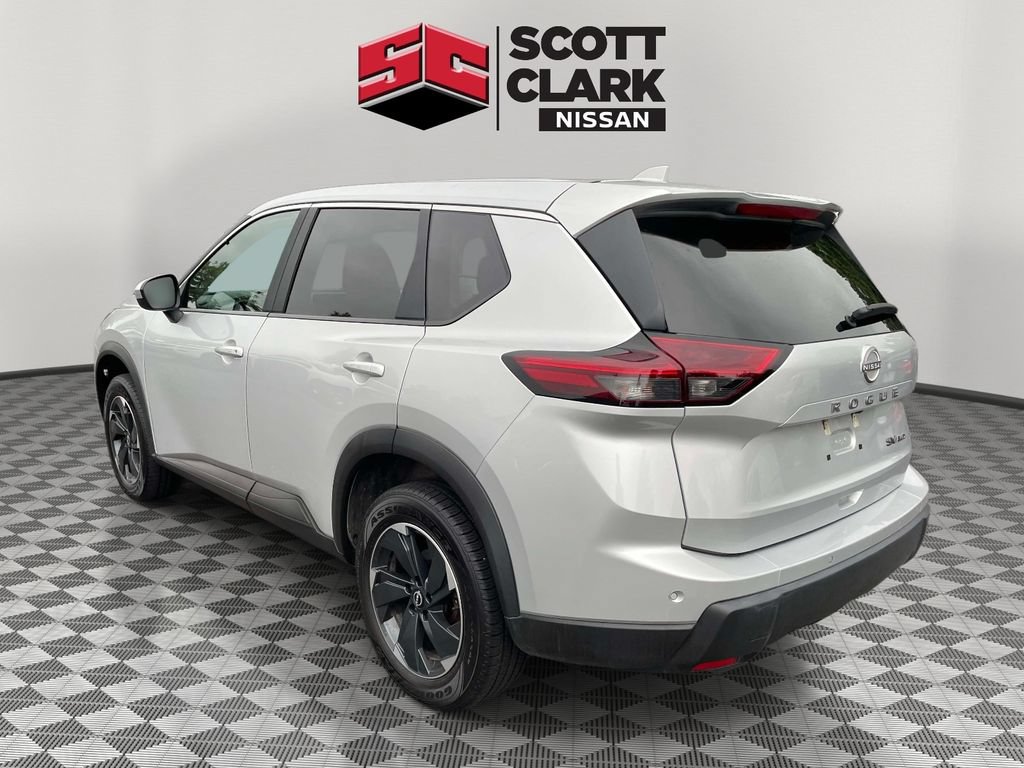 Used 2024 Nissan Rogue SV AWD/4WD image 5