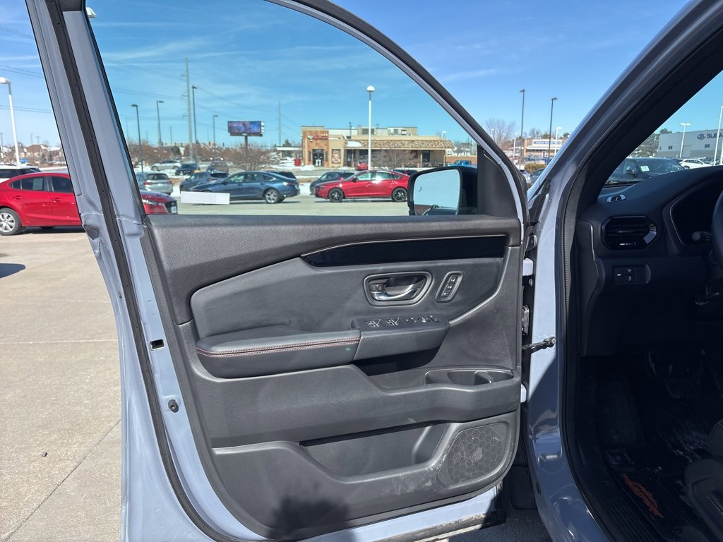 Used 2024 Honda Pilot TrailSport image 9