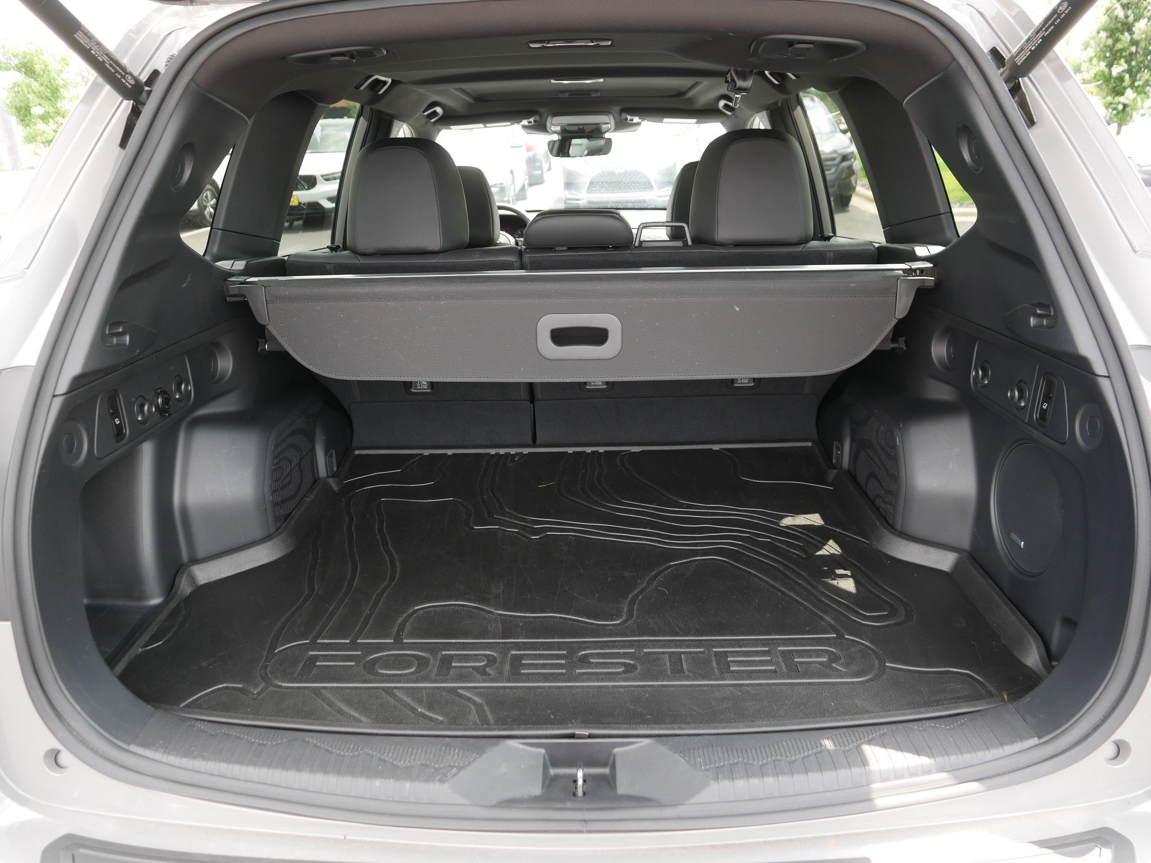 Used 2025 Subaru Forester Limited AWD/4WD image 18