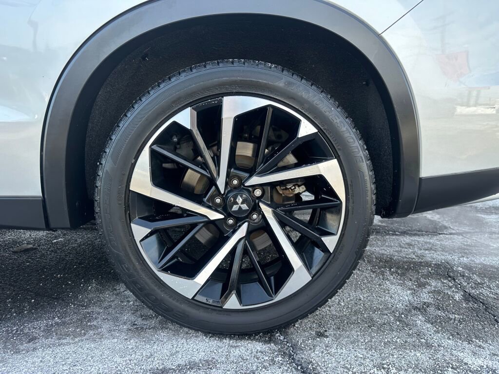 Used 2022 Mitsubishi Outlander SE image 31