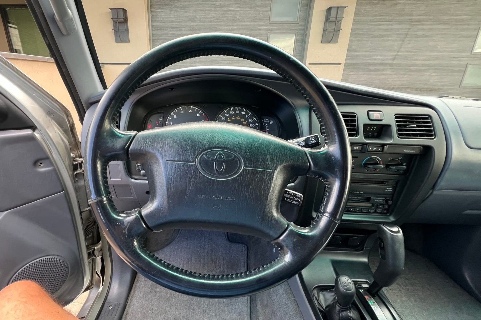 Used 1999 Toyota 4Runner SR5 AWD/4WD image 4