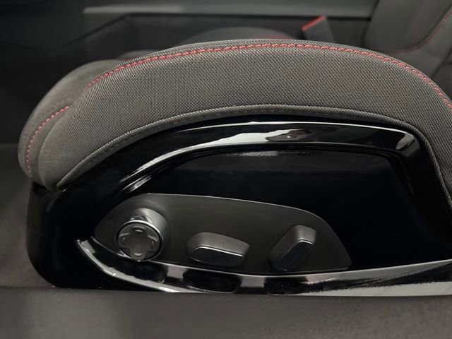 New 2026 Chevrolet Corvette Stingray Premium Cpe w/ Z51 Performance Package image 19