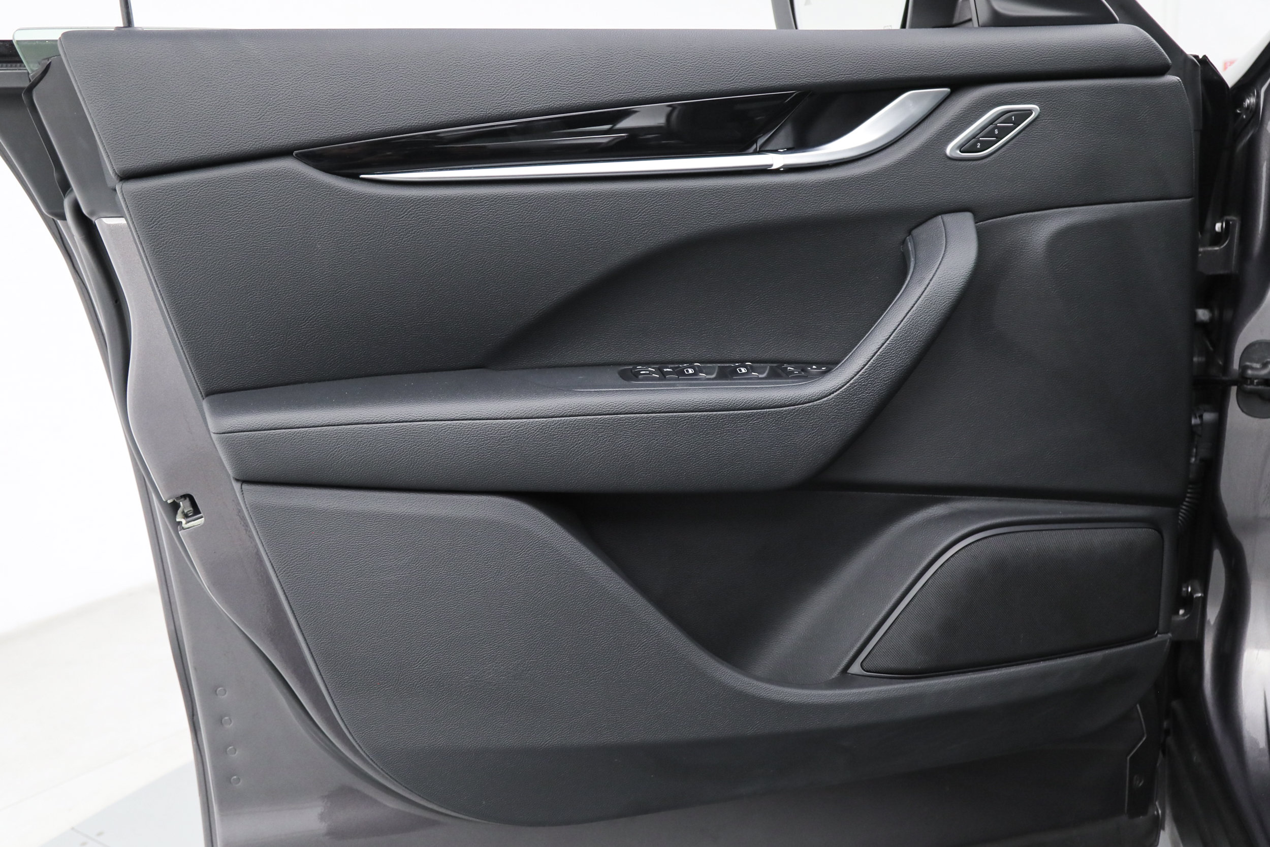 Certified 2023 Maserati Levante GT AWD/4WD image 15