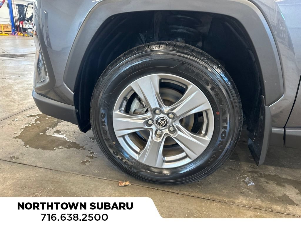 Used 2023 Toyota RAV4 LE AWD/4WD image 28