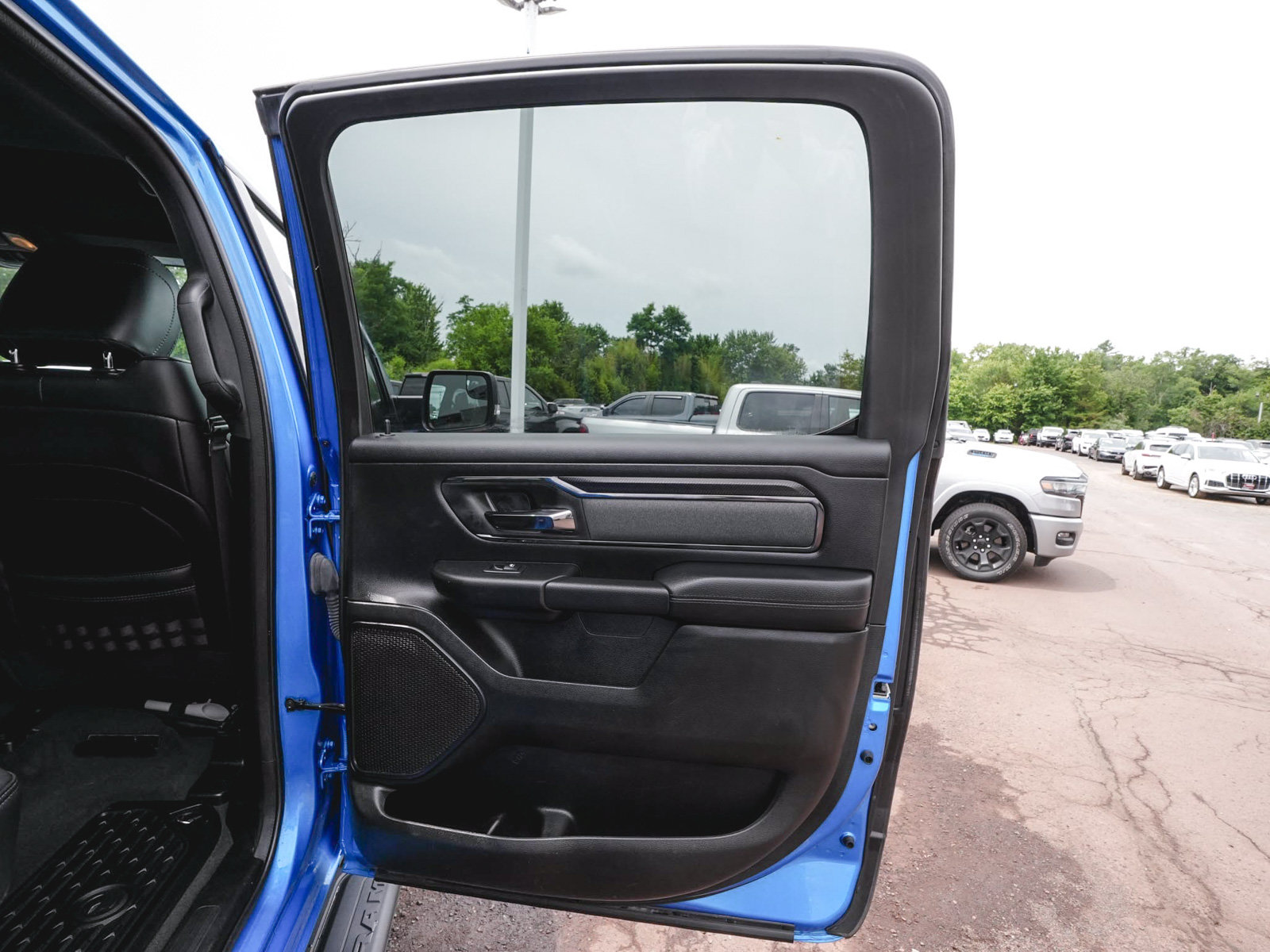 Used 2023 RAM 1500 Big Horn AWD/4WD image 13