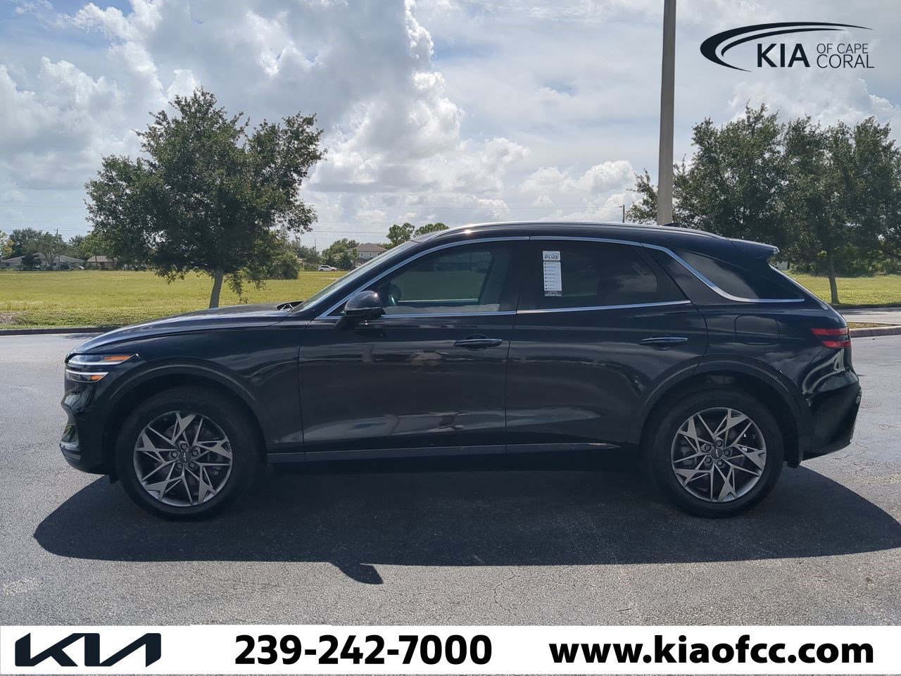 Used 2022 Genesis GV70 2.5T w/ Advanced Package image 8
