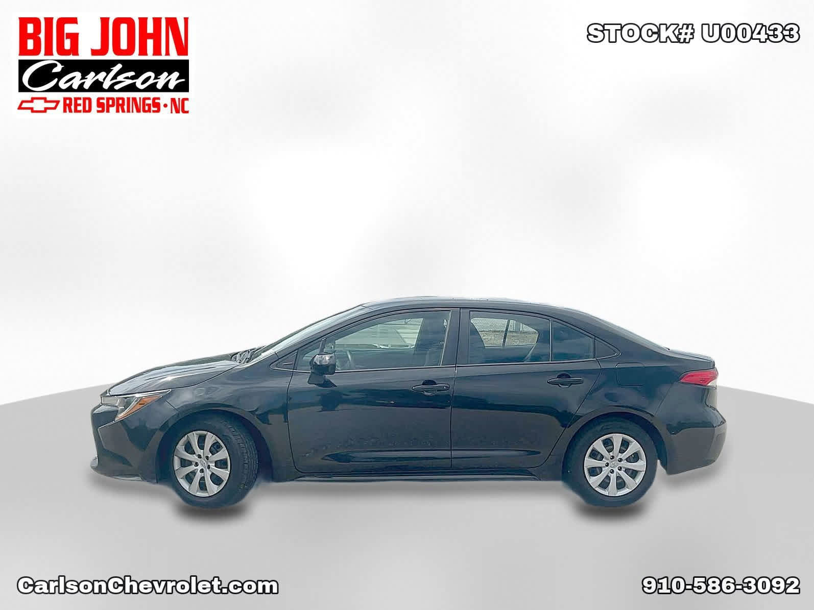 Used 2020 Toyota Corolla LE FWD image 3
