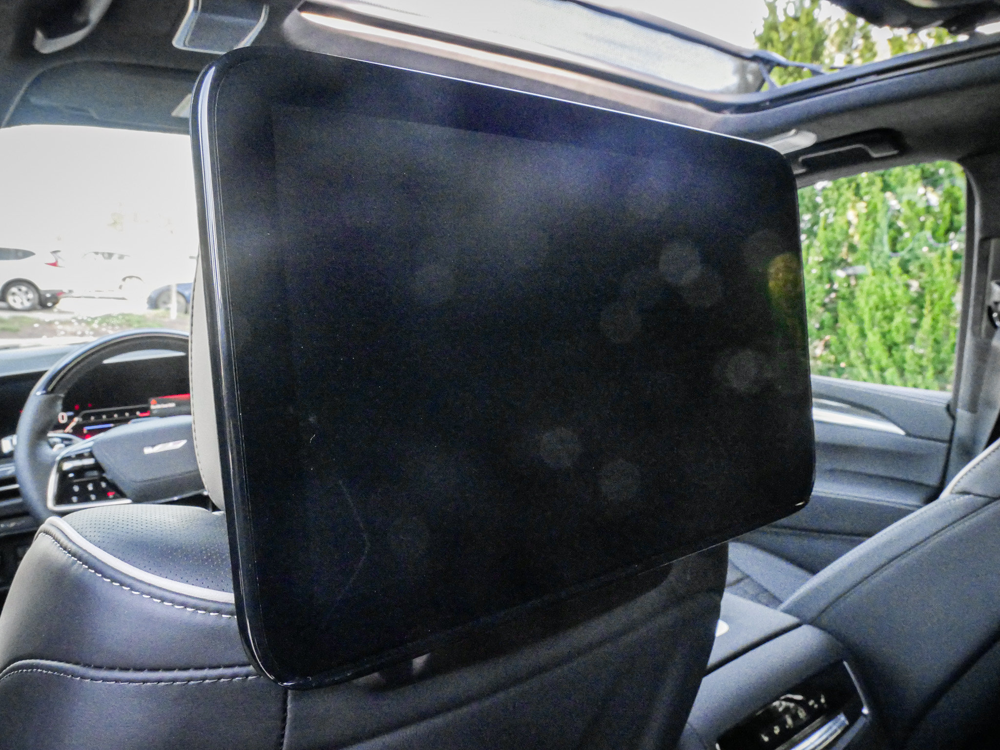 Used 2026 Cadillac Escalade V w/ LPO, ONYX Package AWD/4WD image 28
