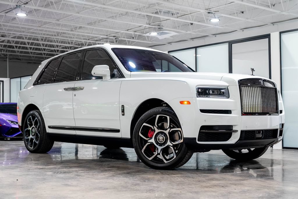 Used 2022 Rolls-Royce Cullinan Black Badge AWD/4WD image 2