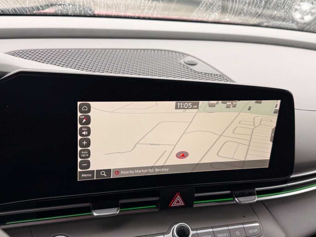 Used 2024 Hyundai Elantra Blue image 17