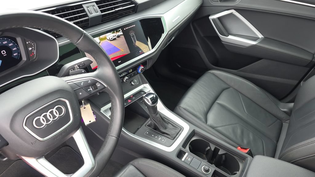 Used 2025 Audi Q3 2.0T Premium AWD/4WD image 22