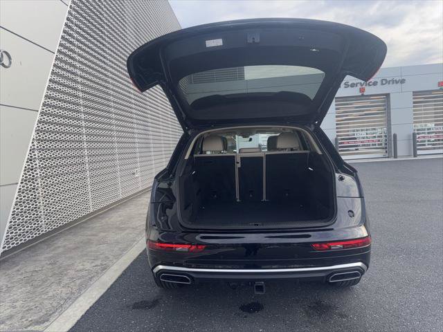 Certified 2025 Audi Q5 2.0T Premium Plus w/ Premium Plus Package AWD/4WD image 16