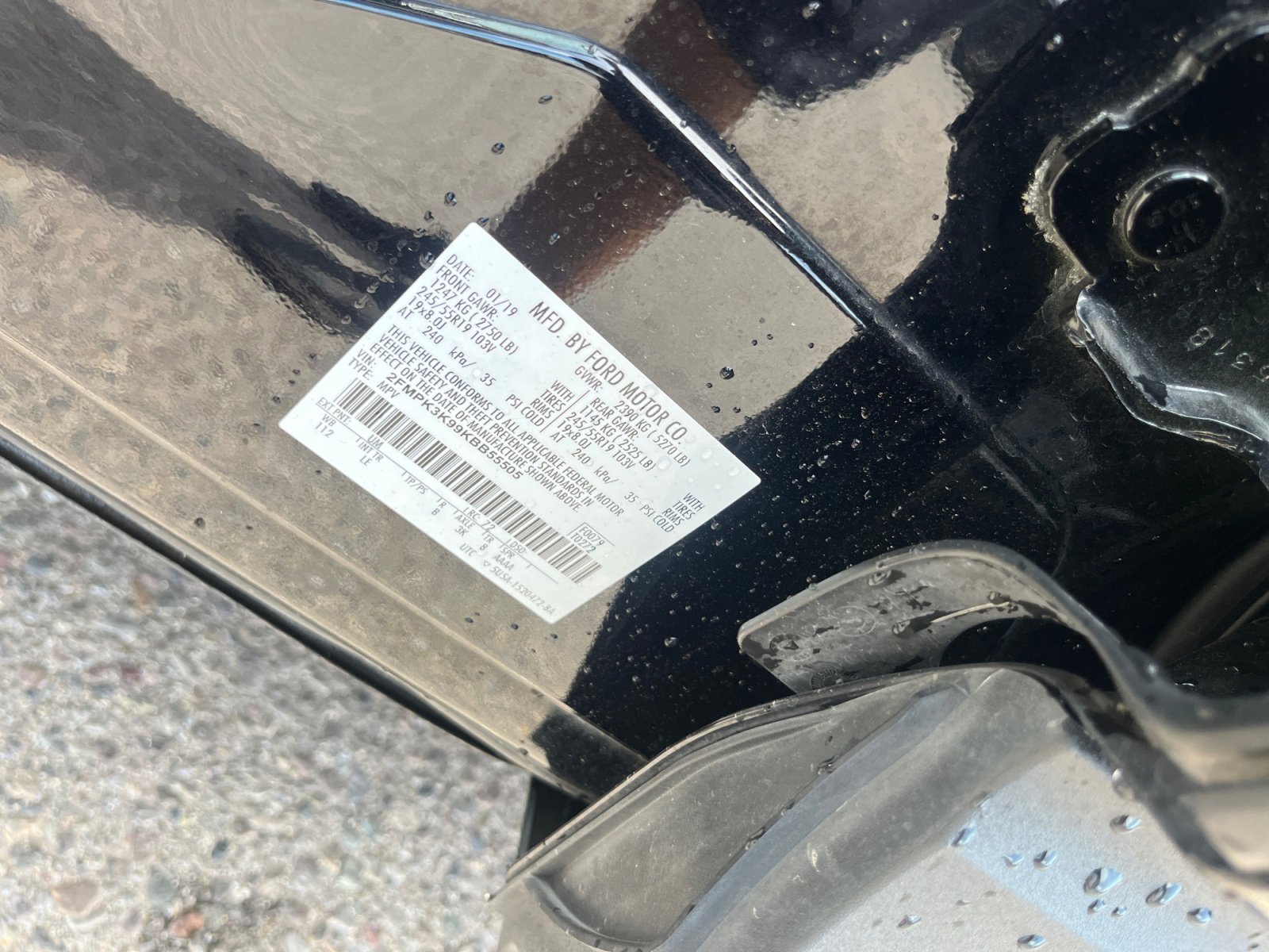 Used 2019 Ford Edge Titanium image 25