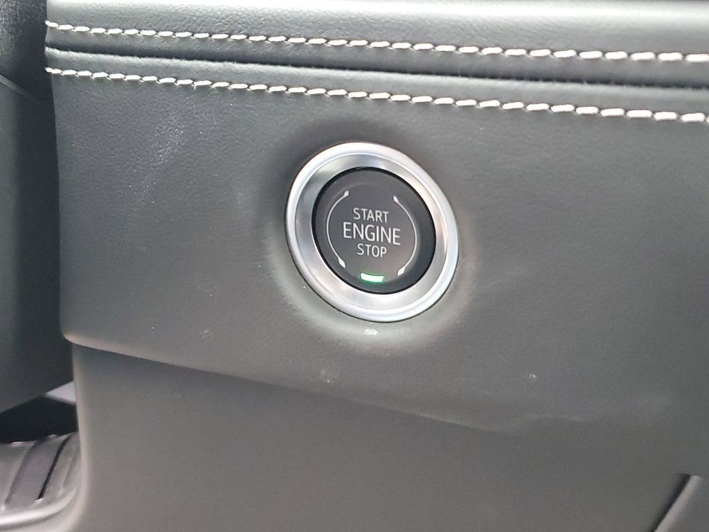 Certified 2025 Cadillac Escalade Sport Platinum w/ LPO, Floor Liner Package image 18