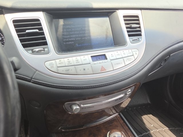 Used 2011 Hyundai Genesis 4.6 RWD image 17