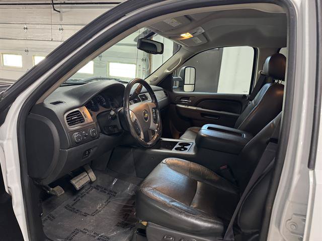 Used 2014 Chevrolet Silverado 3500 LTZ w/ LTZ Plus Package AWD/4WD image 12
