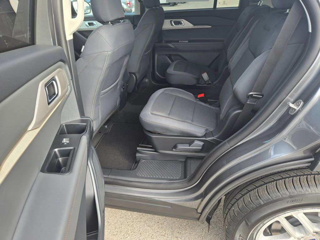 New 2026 Ford Explorer Active AWD/4WD image 8