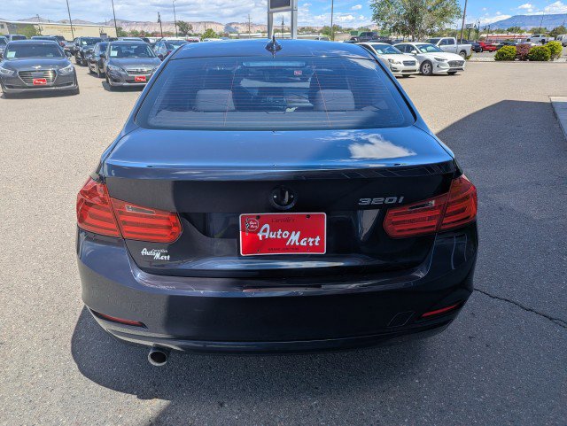 Used 2014 BMW 320i Sedan RWD image 4