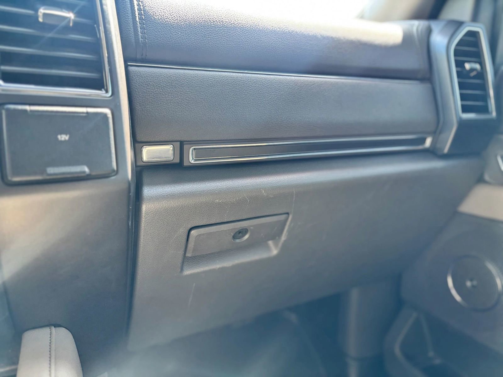 Used 2019 Ford Expedition Max Limited image 31