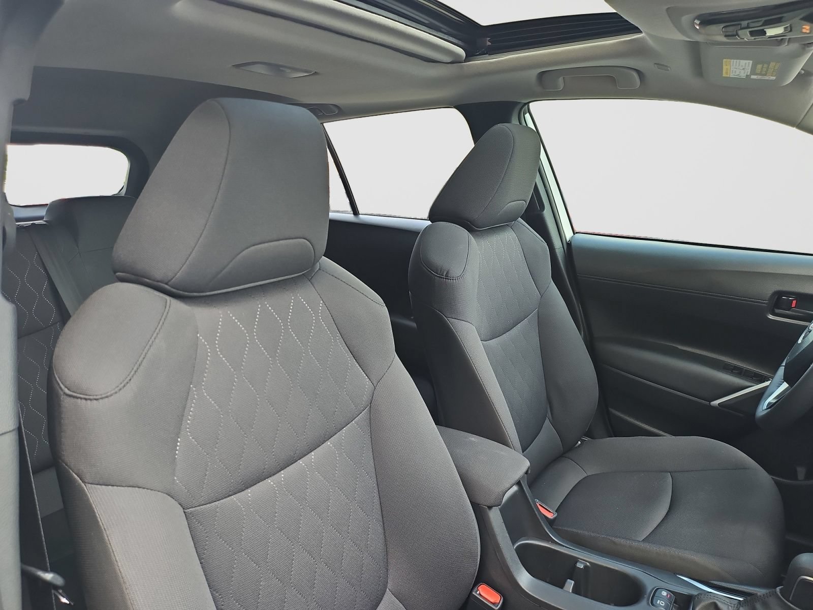Used 2024 Toyota Corolla Cross LE w/ Moonroof Package FWD image 19