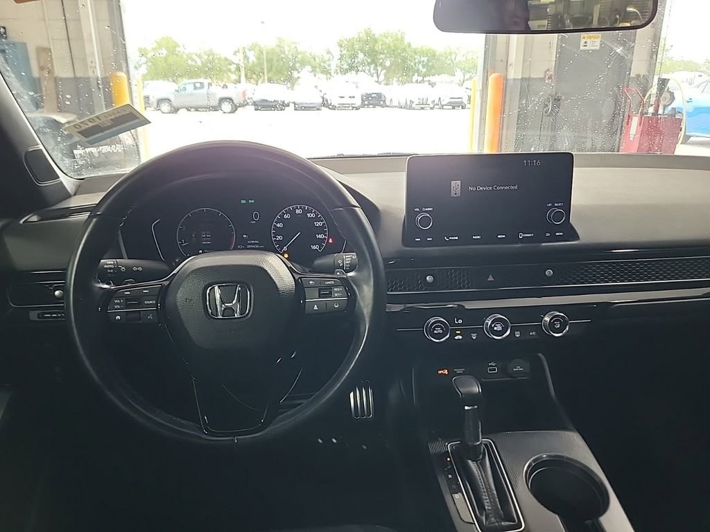 Used 2023 Honda Civic Sport image 4