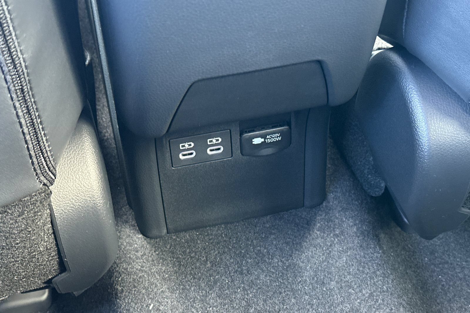 New 2027 Toyota Prius Plug-In Hybrid FWD image 15