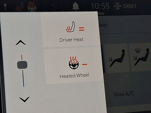 Used 2023 Chrysler Voyager LX image 26