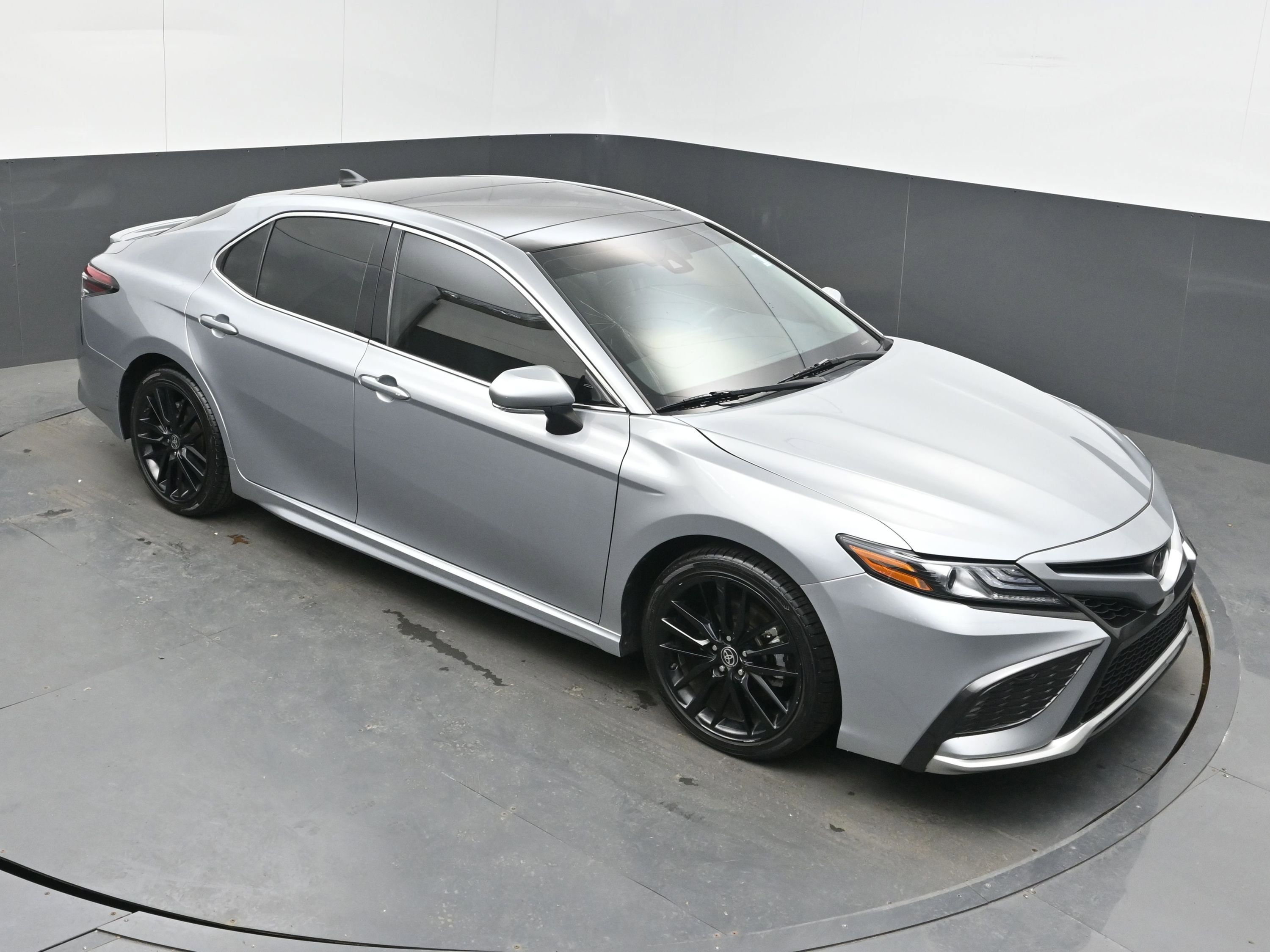 Used 2021 Toyota Camry XSE image 31