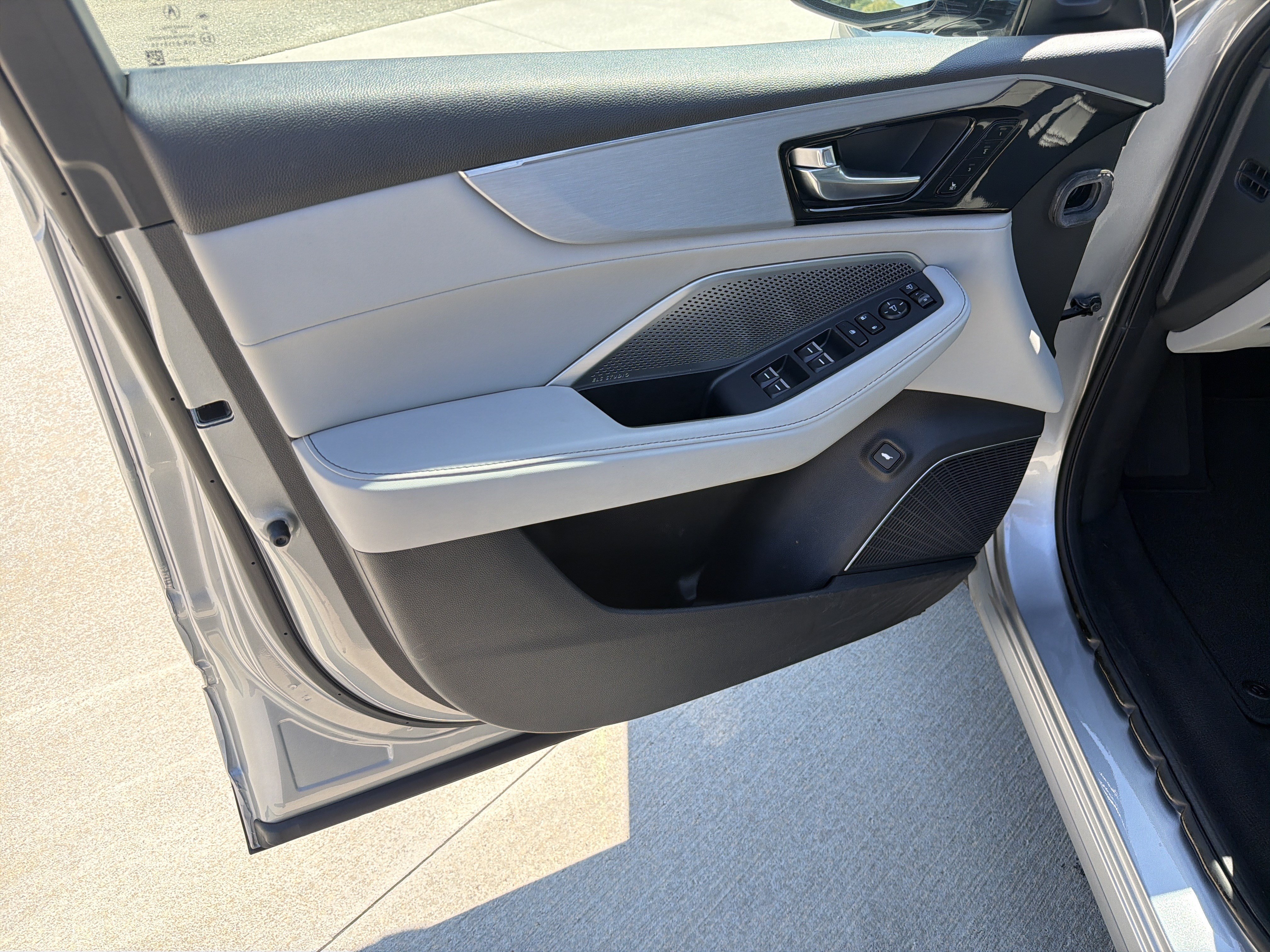 Certified 2024 Acura MDX w/ Technology Package FWD image 14